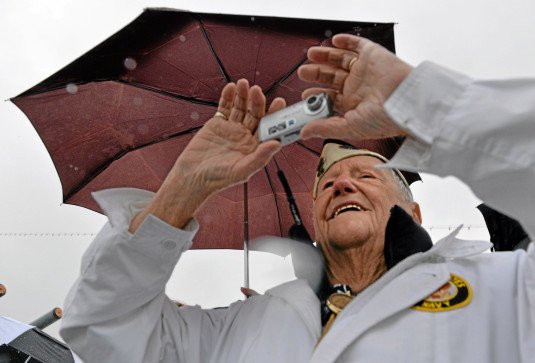 Pearl Harbor survivors join salute at USS Iowa commemoration
