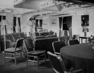 Iowa-Captains-In-Port-Cabin-Wardroom-2a