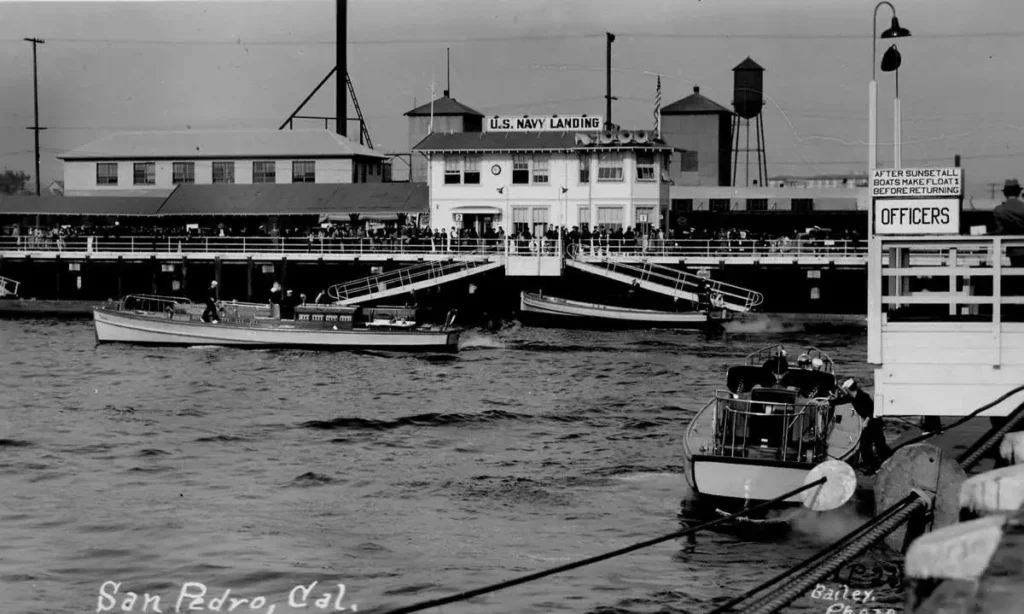 NavyLanding1933small